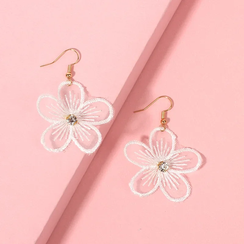 

Vintage Zircon Pearl Dangle Earrings for women White Lace Flower Statement Drop Earrings Hot Selling Party Boho Jewelry