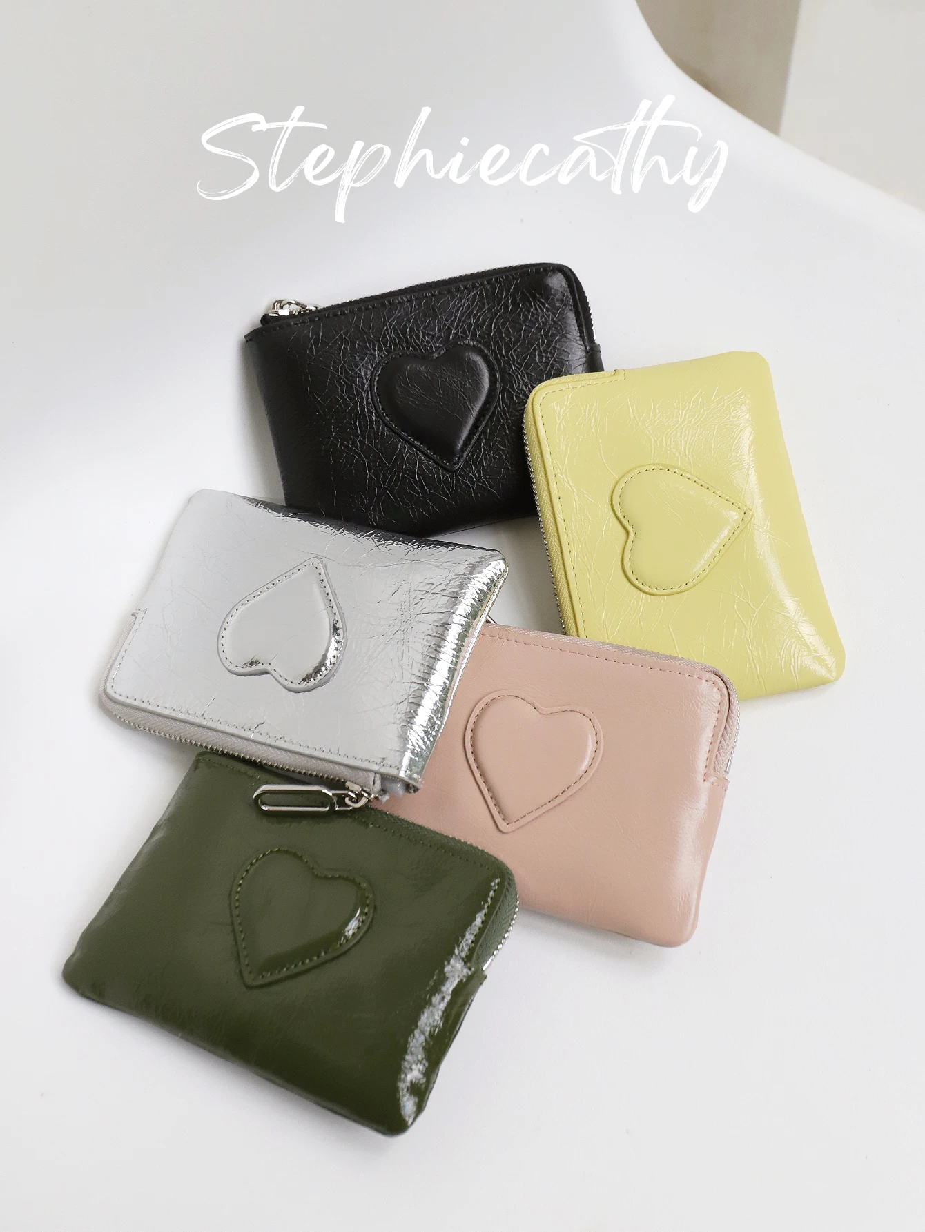 SC Women Textured Oil Wax Leather Zipper Short Wallet Heart Decoration Multi Card Slots Coin Purse with Keychain Portable Daily