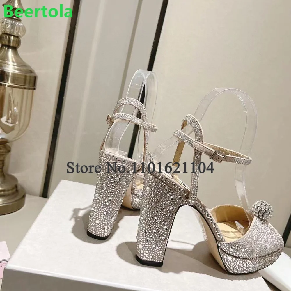 Kwadratowy obcas Crystal Peep Toe Luksusowe sandały dla kobiet 2024 Nowości Moda Eleganckie płytkie buty imprezowe z paskiem na kostkę