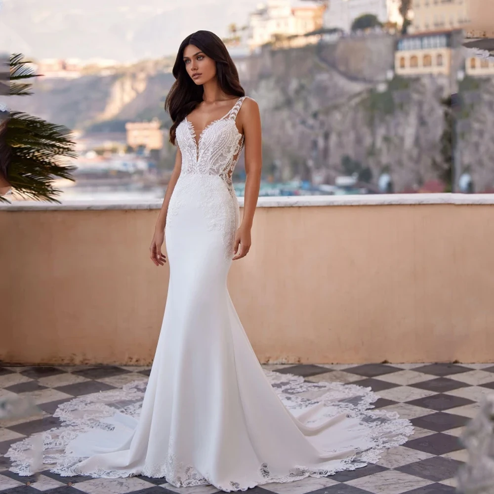 فساتين زفاف رائعة برقبة على شكل V بدون ظهر من الساتان الناعم حورية البحر مزينة بالخرز ذيل محكمة فستان زفاف البوق حسب الطلب