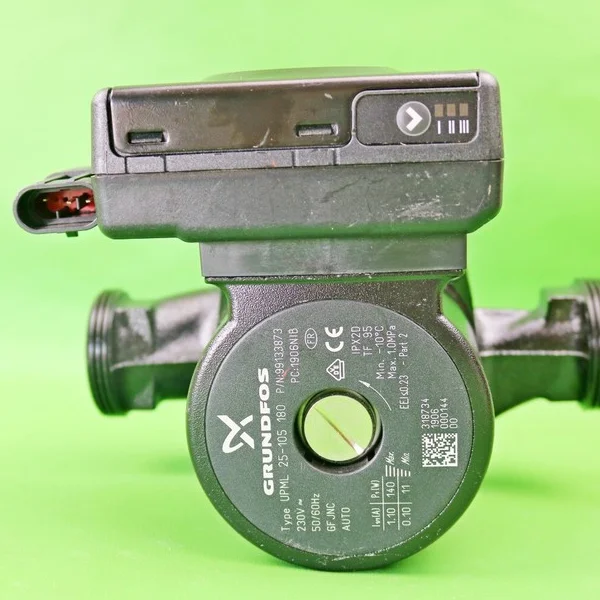 

Насос Upml 25-105 180 99133873 (a711) Совершенно новый оригинальный Spot Plc