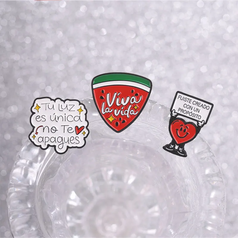 Viva la vida Badge Spanish Positive Quote Enamel Pin Inspirational Phrase Brooch Heart Cartoon Motivational Latin Accessories