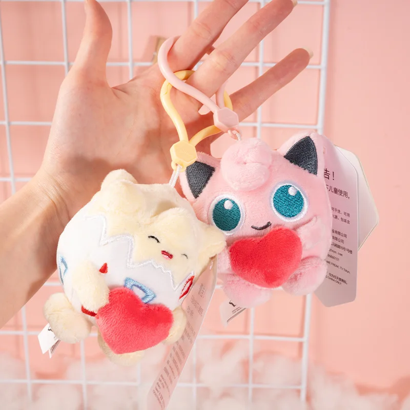 Pokemon Jigglypuff Charmander Gengar Squirtle Mimikyu Kawaii ตุ๊กตาของเล่นตุ๊กตาพวงกุญแจกระเป๋าเป้สะพายหลังจี้ Keyring ของขวัญวันเกิด