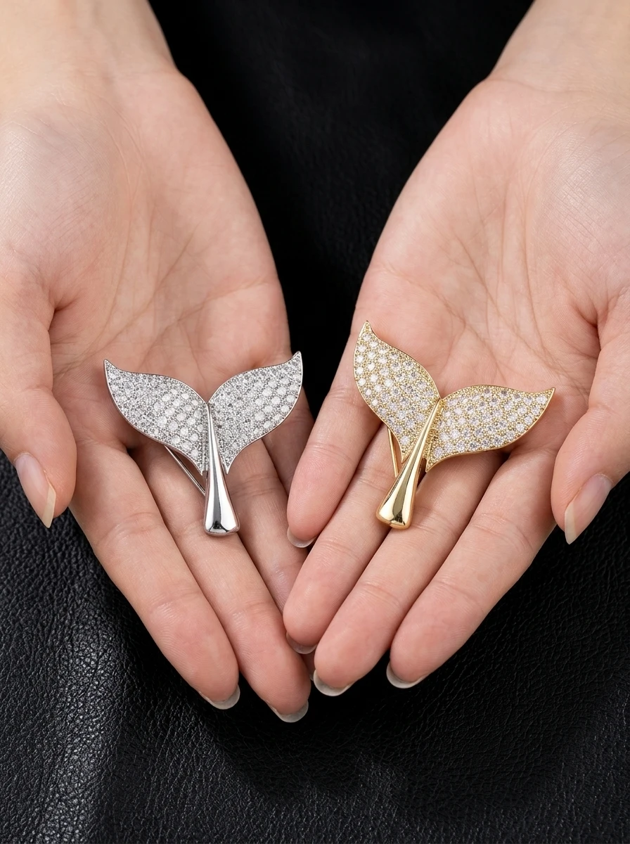 Luxury Full Zircon Paved Mermaid Whale Tail Shaped Copper Lapel Pins Women Girls Strength and Wisdom Brass Brooches