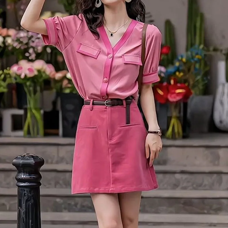 

Elegant Fashion V-Neck Contrast Color Shirt Women's Clothing Summer Short Sleeve Korean Commute Single-breasted Blouse Female