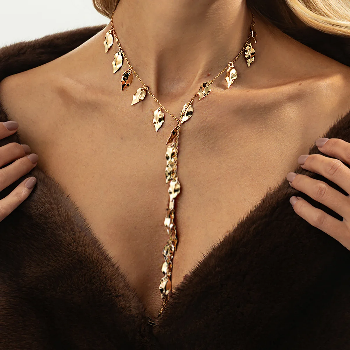 Necklace Y Style Leaf Tassel Drop Pendant with Durable Smooth Link Chain for Women Sweater Everyday Refined Chic Jewelry