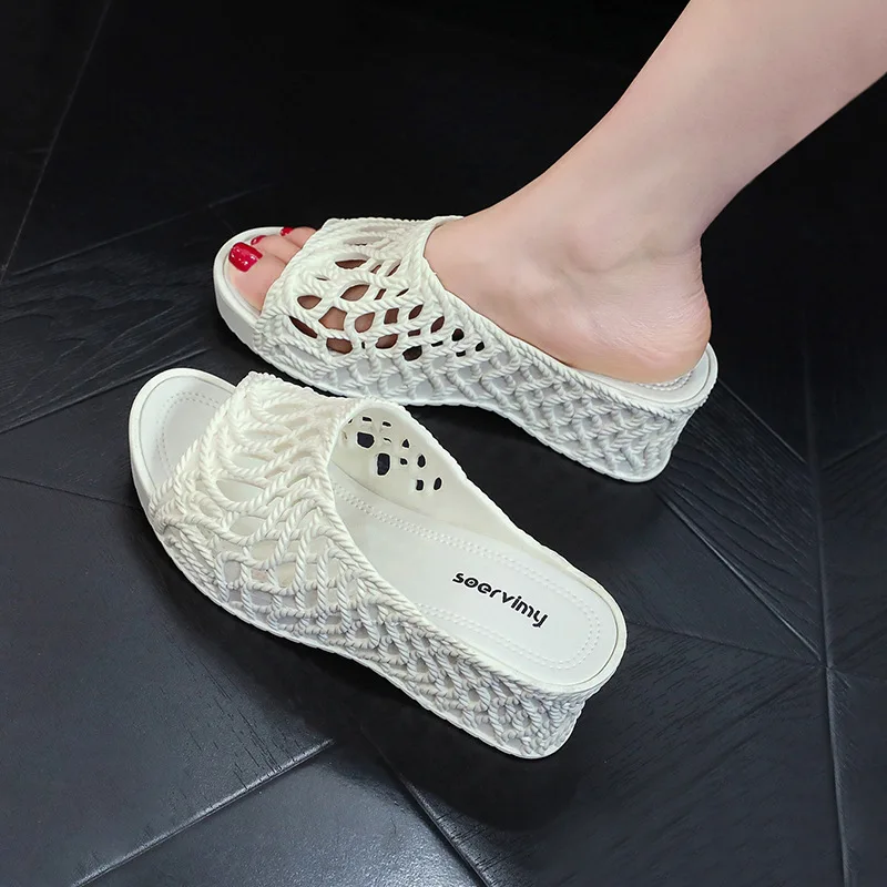 

Women's Wedges Hollow Out Peep Toe Slippers 2025 Summer New Thick Sole Non Slip Home Slipper Outdoor Beach sandalias de mujer