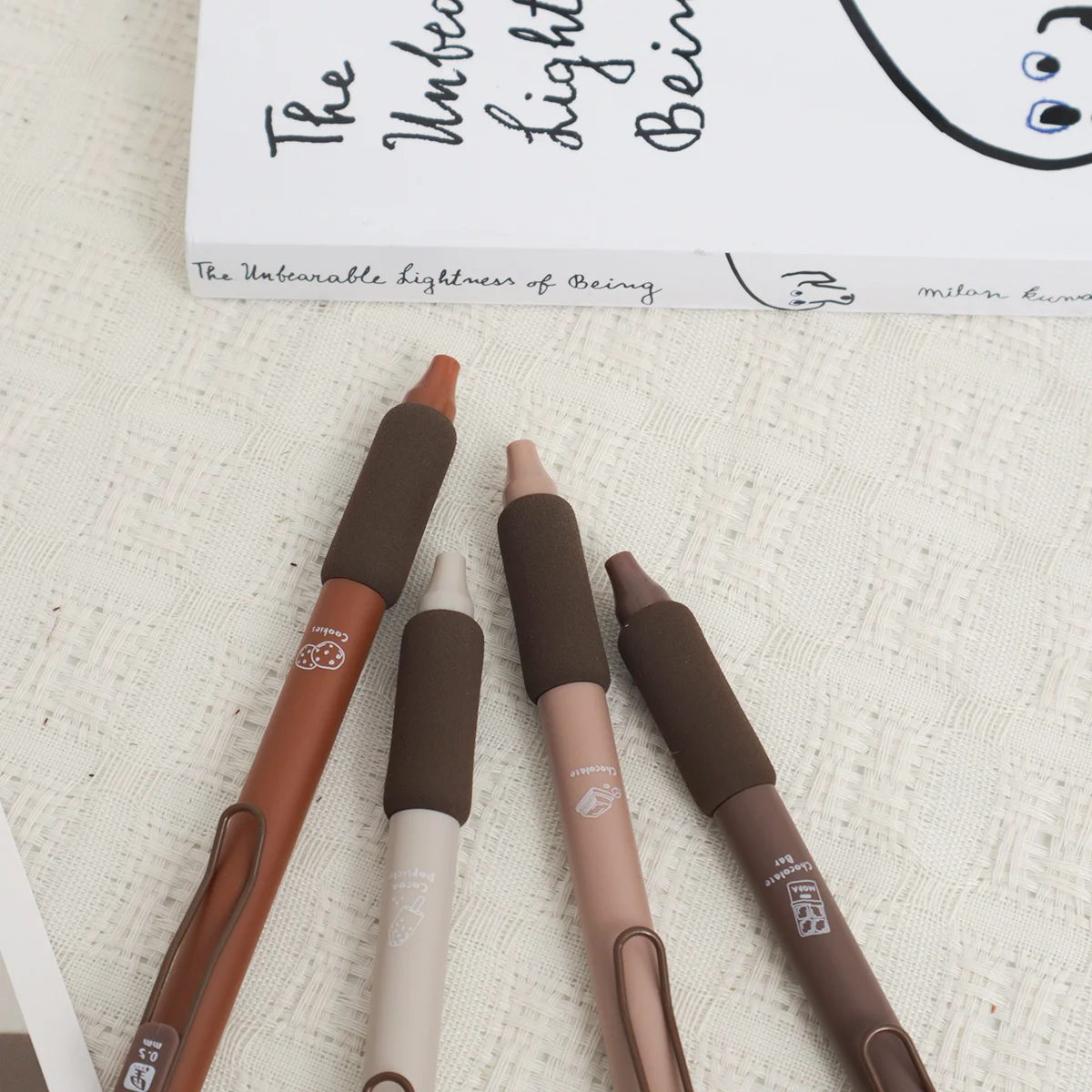 4pcs Chocolate Brown Gel Pens Set, 0.5mm Black Ink Quick Dry Ballpoint Pens for School