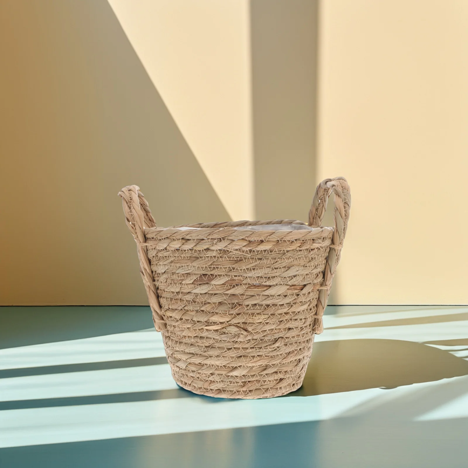 

1Pcs Tall Seagrass Planter 20Cm Braided Flowerpot with Inner Plastic Film for Real Or Artificial Plants Leakproof Storage Basket