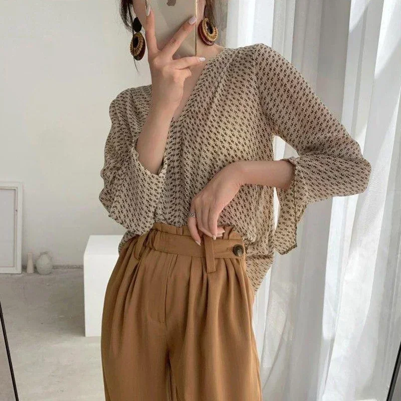 

Vintage Blouses Women Elegant V Neck Print Long Sleeve Loose Shirts Office Lady Casual Chiffon Chic Sun Protection Tops