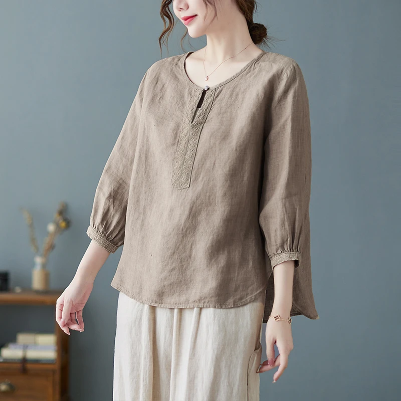 Large Size Women's Cotton Linen Embroidered irt round Ne Button Asymmetrical Hemline Seven Sve Summer Top