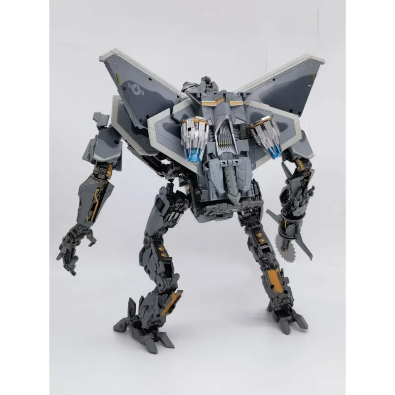 T-10 Arcydzieło Lord Starscream Star Sky Wings Transformacja Figurka akcji Wersja ze stopu Myśliwiec Deformacja Robot F-22 34cm