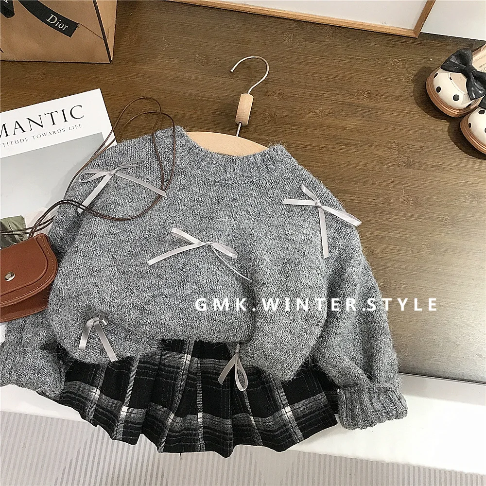 Girls' Sweater Autumn and Winter Models with New Girls' Children's Pullover Knitted Sweater Girls Plaid Pleated Skirt