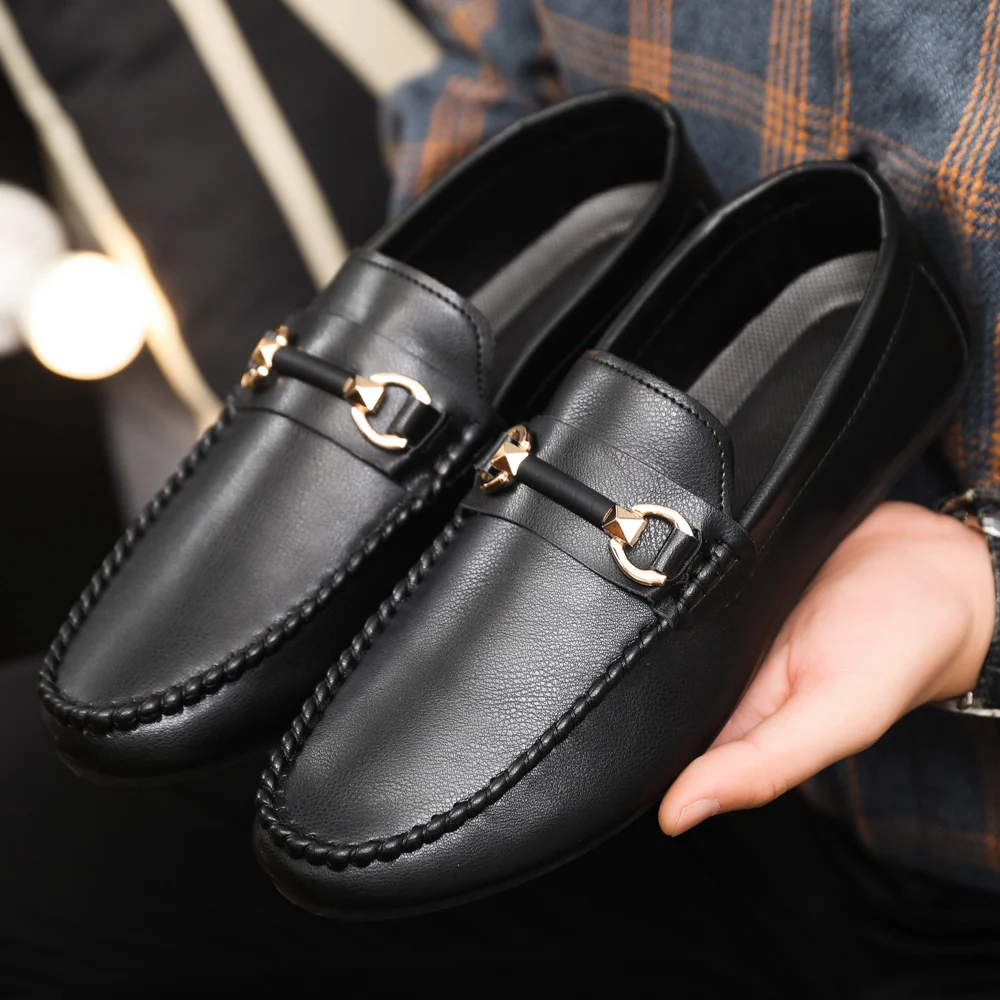 Spring and summer leisure fashion bean shoes leatherette horse buckle shoes comfortable trend work shoes black brown two-color