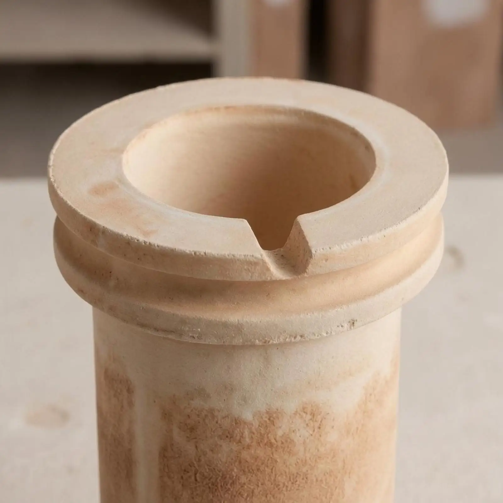 ceramic-melting-crucible-cylindrical-design-metal-melting-pot-crucible-for-workshop-furnace-casting-gold