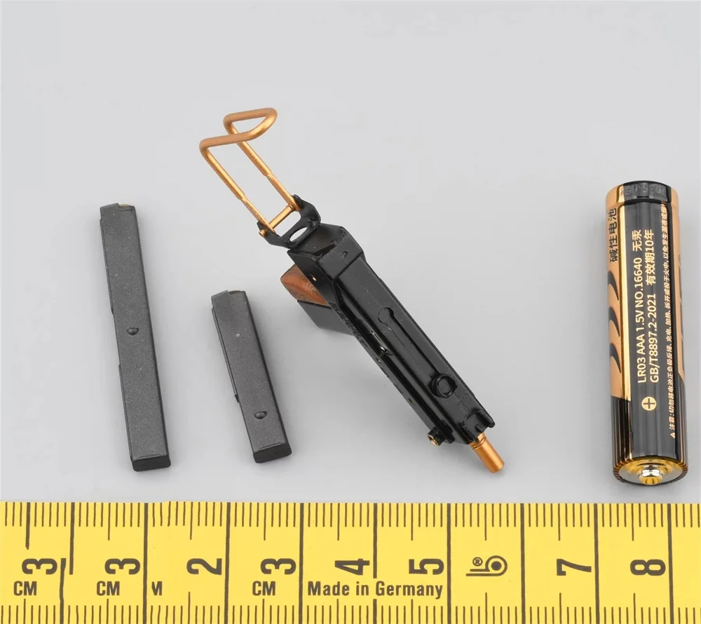 

1/6 Female Kingdom Memories Nurse Main Weapons M11 Toys Model Clips PVC Material Not Real For 12" Doll Figure DAMTOYS GK004MX