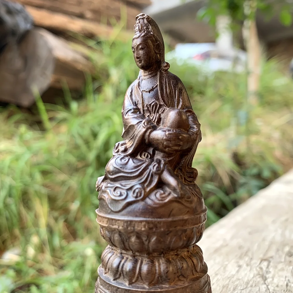 Hand-Carved Wooden Creative Guanyin Figurine, Suitable for Handheld Crafts and Collectibles, Wooden Handicrafts for Portable Use