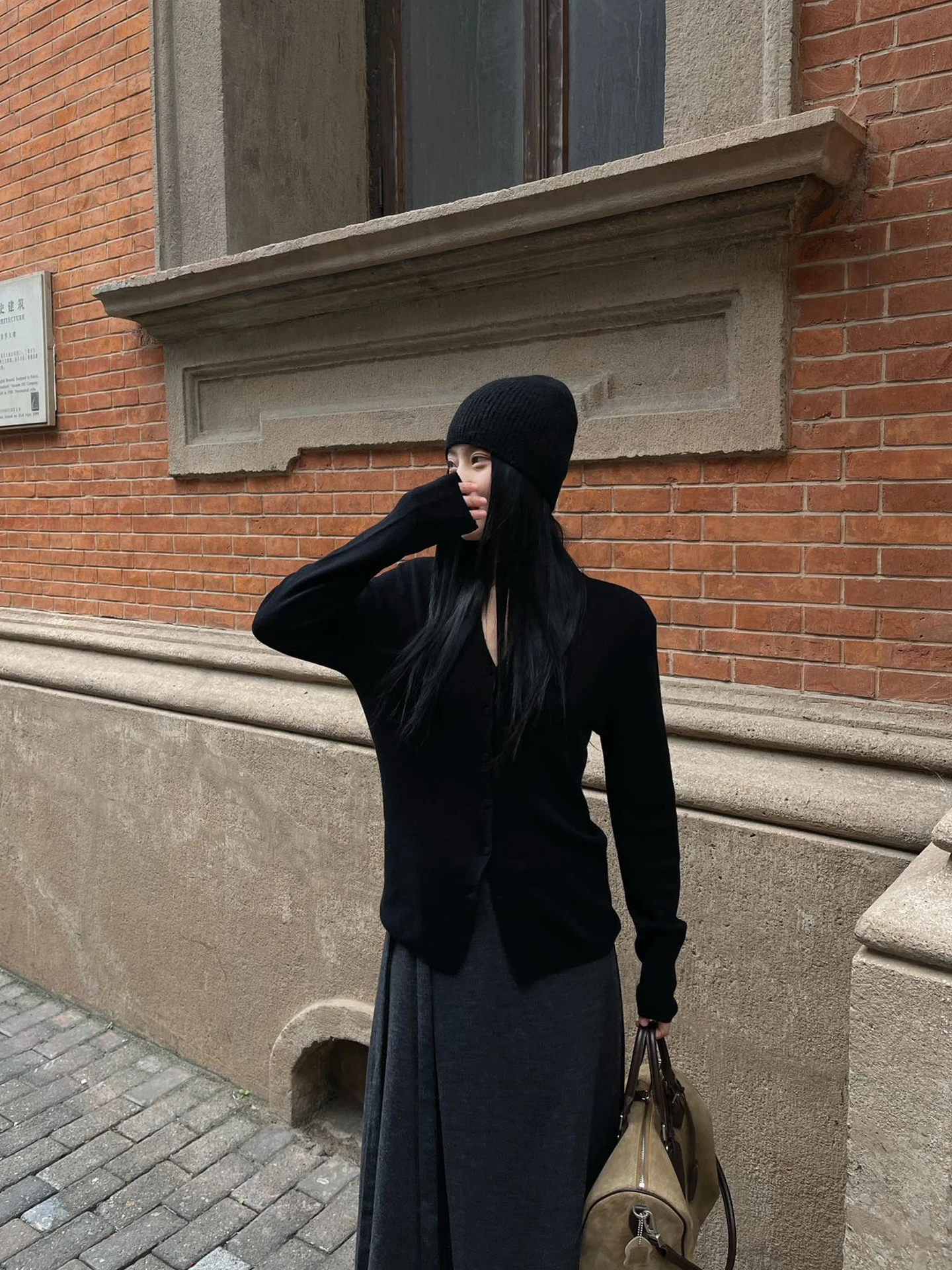 

Тонкий вязаный свитер с V-образным вырезом, приталенный, для создания иллюзии стройной фигуры, зимний, из шерсти...