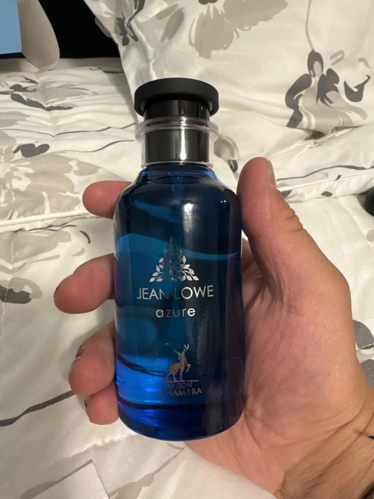 

Jean Lowe men's light essence, 3.4 ounces | fresh aquatic citrus cologne with wooden background | durable men's perfume, suitabl