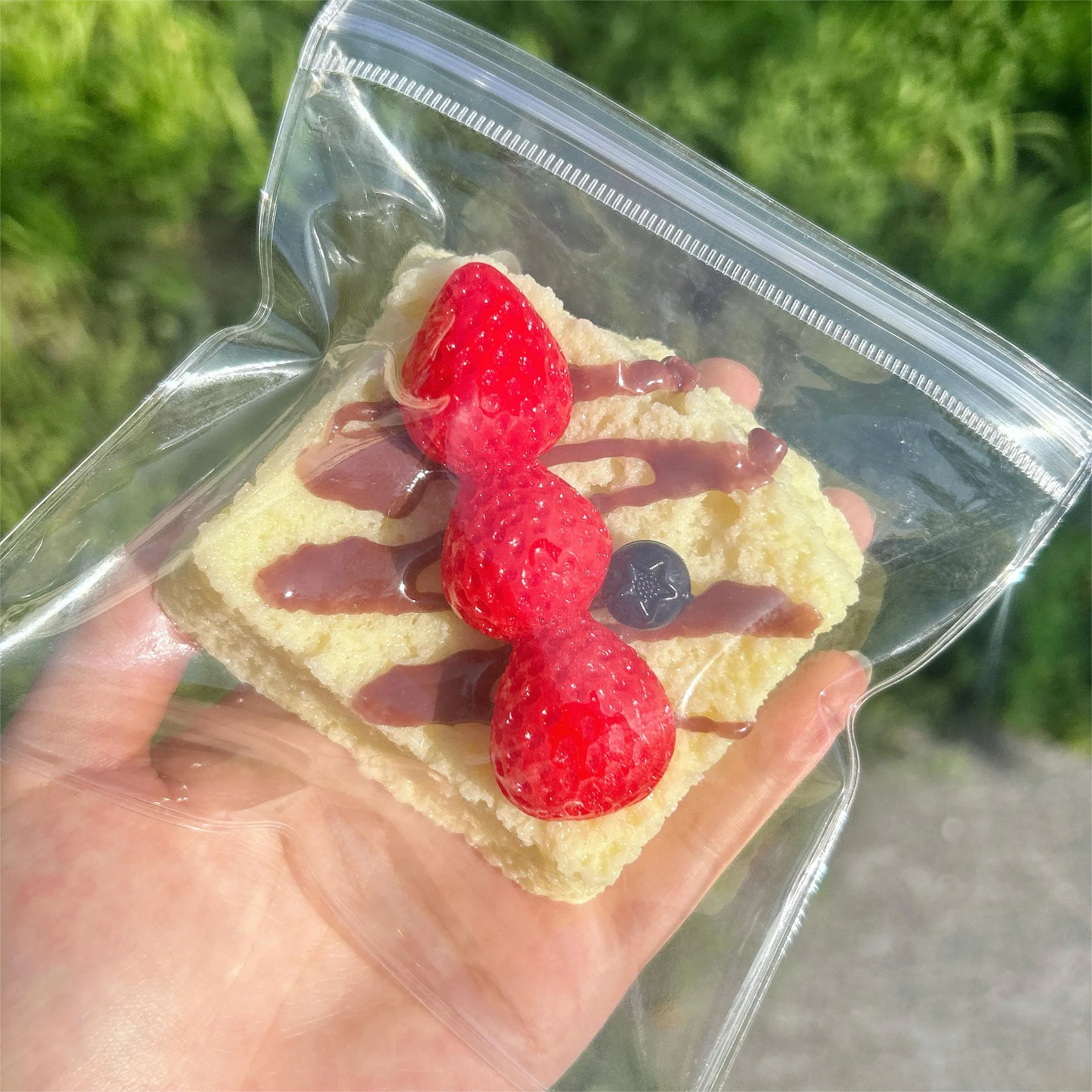 Mochi Taba Squishy Imitazione Silicone Creativo Salsa di Fragole Super Spessa Toast Agitarsi Giocattolo Pane Dessert Regalo Di Compleanno Per Bambini