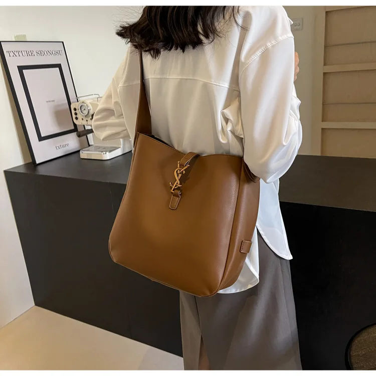 حقيبة دلو لربيع وصيف 2025 - محفظة كروس واسعة/كتف للنساء، حقيبة ركاب يومية أنيقة وعملية