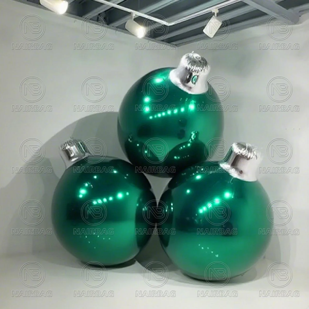 Big Shiny Ball Inflatable Reflective Mirror Balloon Mirror Sphere Outdoor Indoor Disco Inflatable Christmas Ball Bulbs Decor