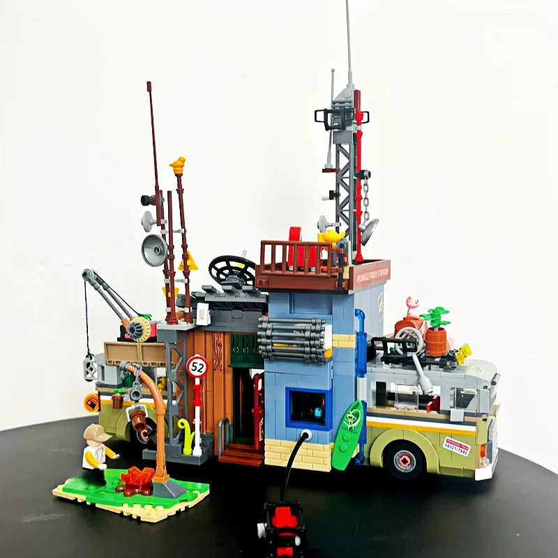 Dschungel Rundfunk Station Bausteine Street View Ornament Spielzeug Holz Haus Montage Modell Spleißen Ziegel Geschenke