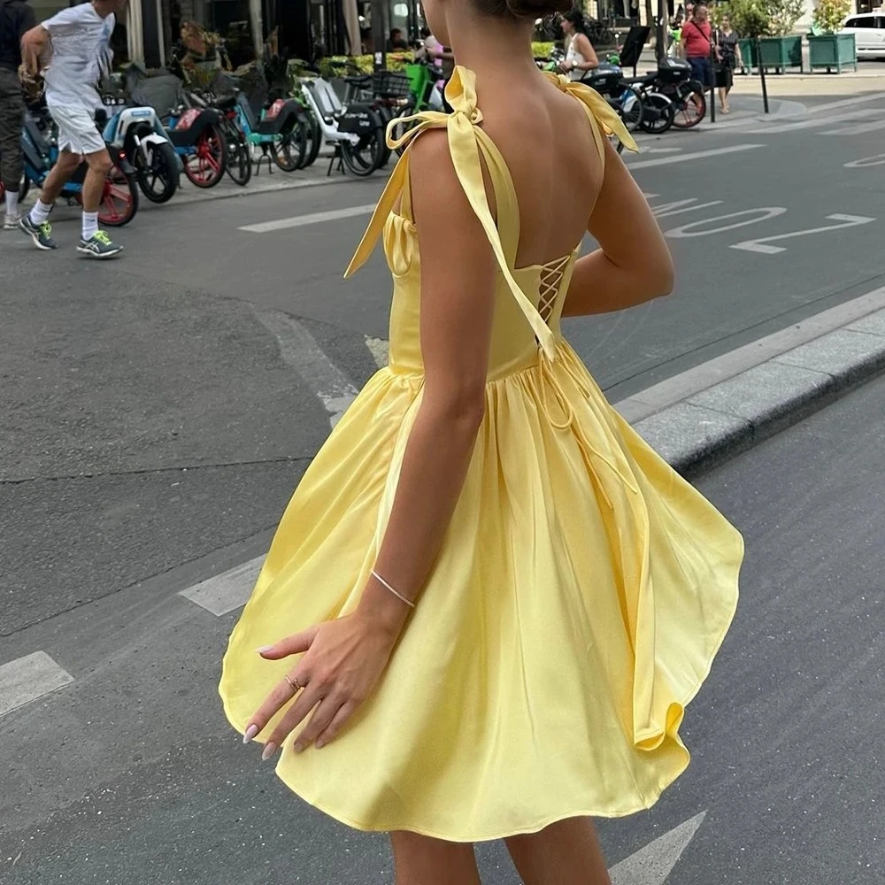 KONDALA Elegancka Damska Francuska Słodka Żółta Sukienka z Drapowaniem, Sukienka Mini na Urodziny z Odkrytymi Plecami, Sznurowana Moda 2025 Lato Mujer Vestidos