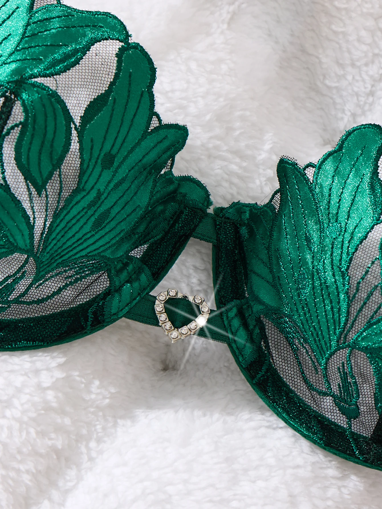 Groen geborduurde pyjamaset met print - Een set bestaande uit een bloemmotief geschikt voor dames, een sexy bh ZA824031