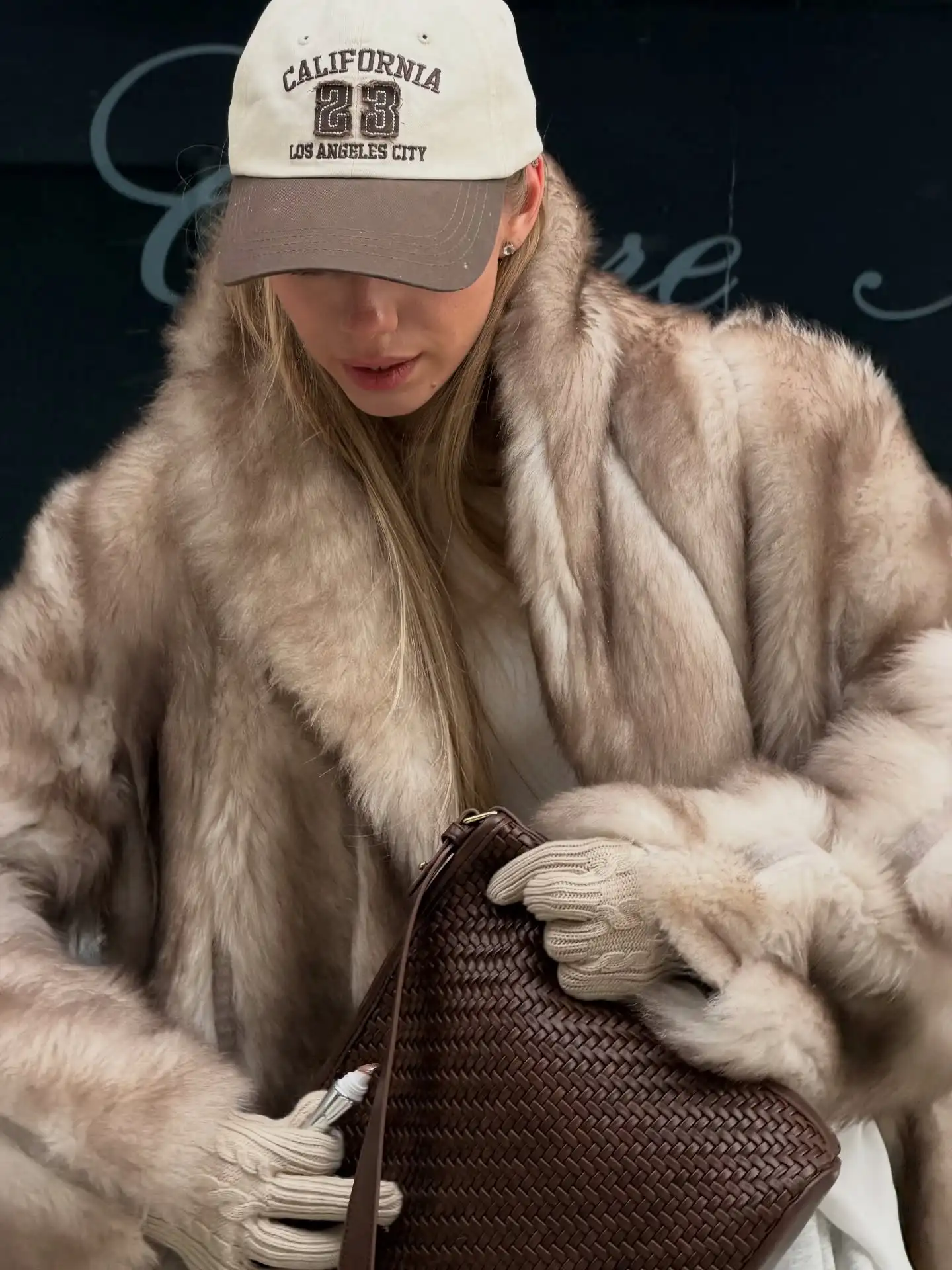2026 New Women Faux Fur Coat Fluffy Shaggy Belted Short Jacket Lapel Collar Beige Camel Winter Outerwear Luxury Streetwear