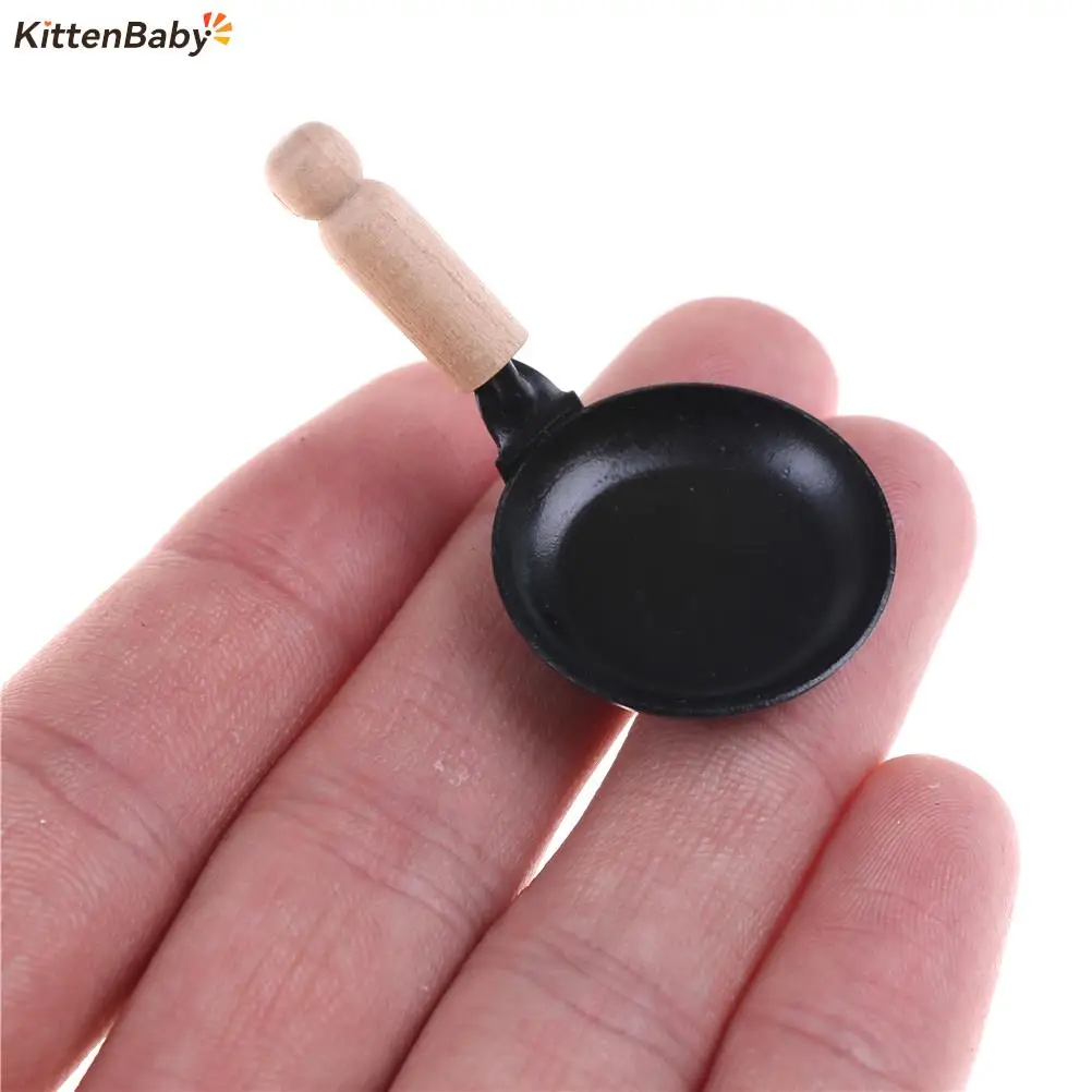 1Pcs Black Frying Pan Furniture Toys Kitchen Cooking Tool 1:12 Dollhouse Deor Birthday Gift For Girl Kids Dollhouse Miniature