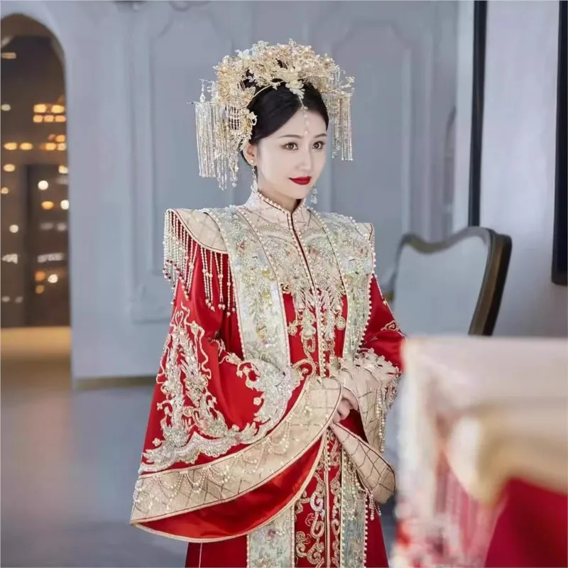 

New Chinese-style luxurious main dress for the