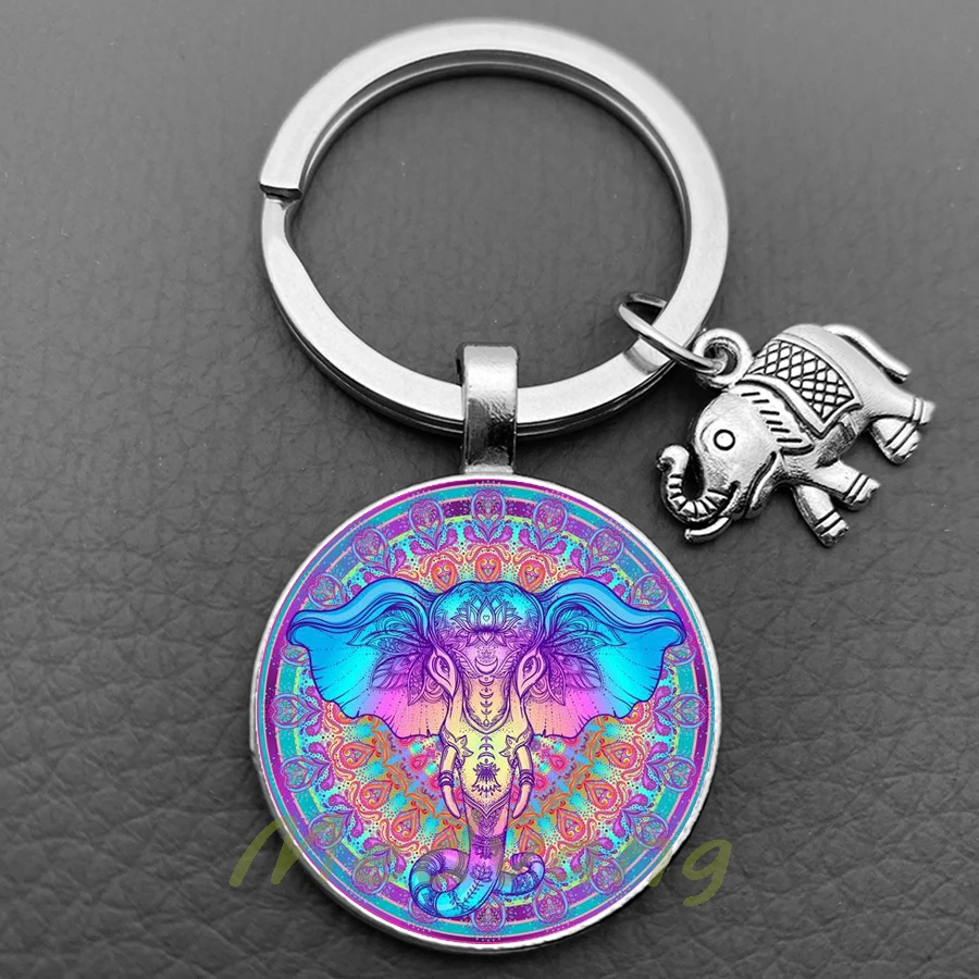 Fashion Elephant Pattern Keychain Classic Indian Elephant Head God Glass Keychain wisdom Ganesha Men's and Women's Jewelry