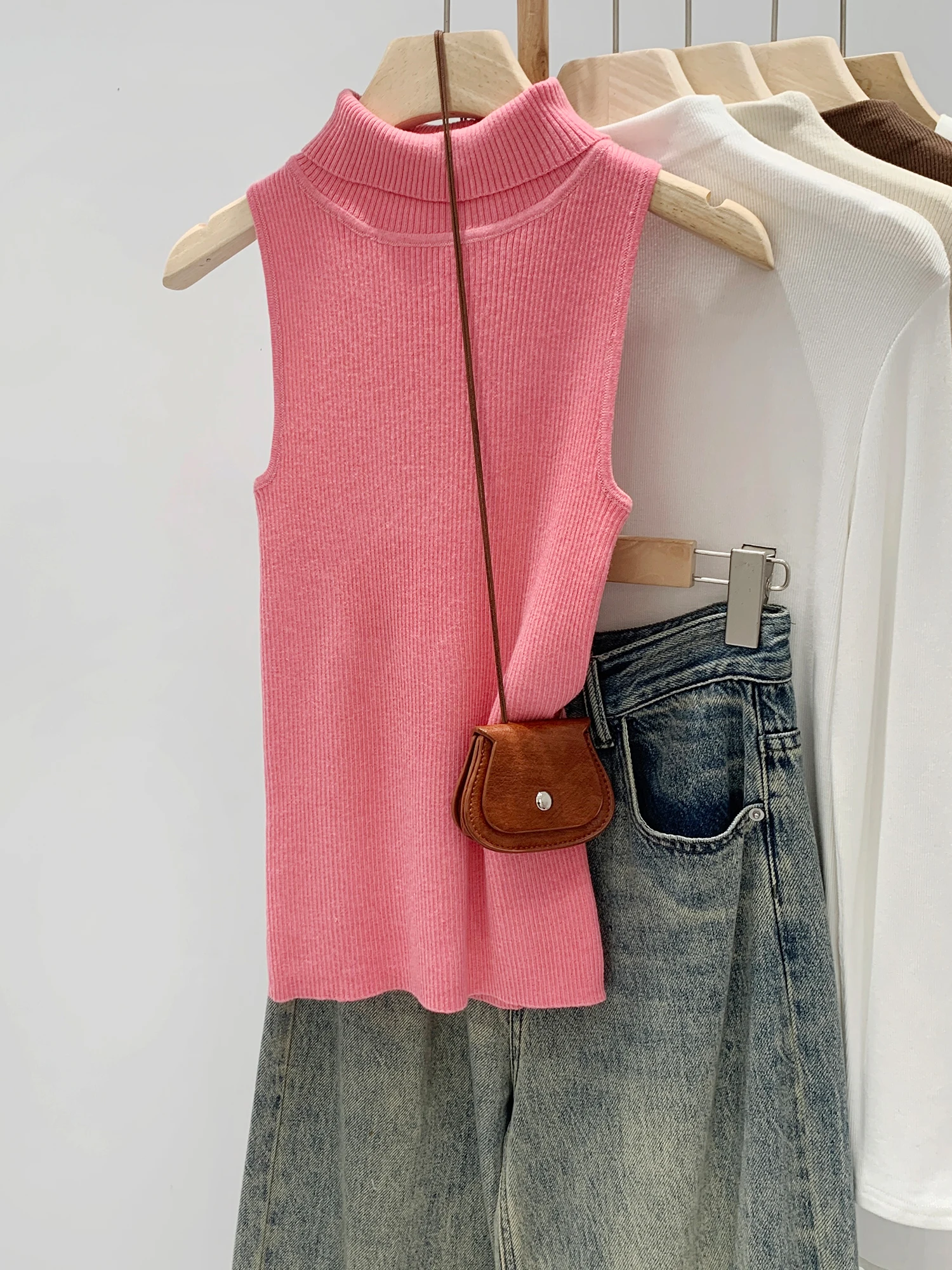 

Unique Miu High Neck Sleeveless Knitted Vest Women's Slimming Summer New Style Soft Polyester Nylon Blend Casual Top