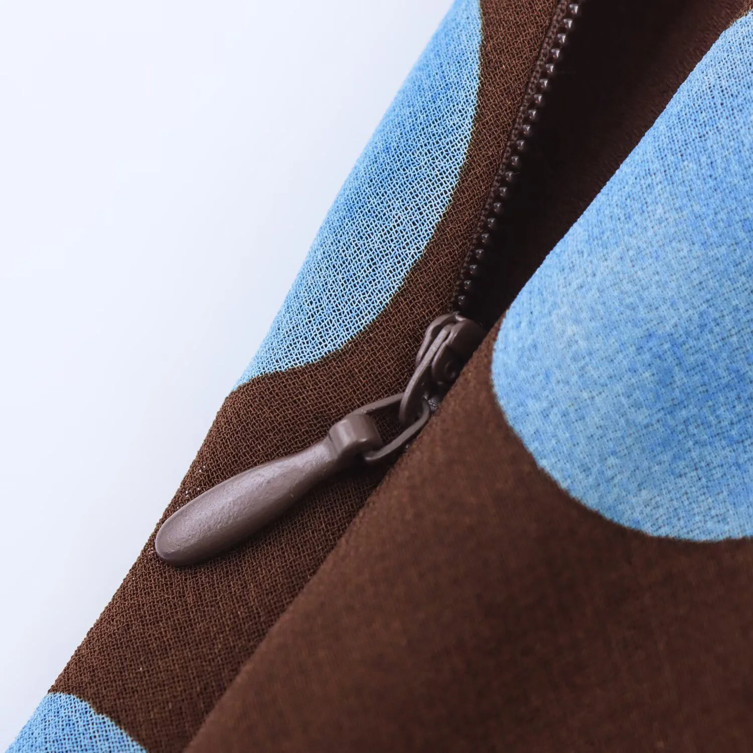 夏の新しい女性の薄いスカーフ水玉模様の首輪トップ非対称ミッドウエスト半透明スカートセット