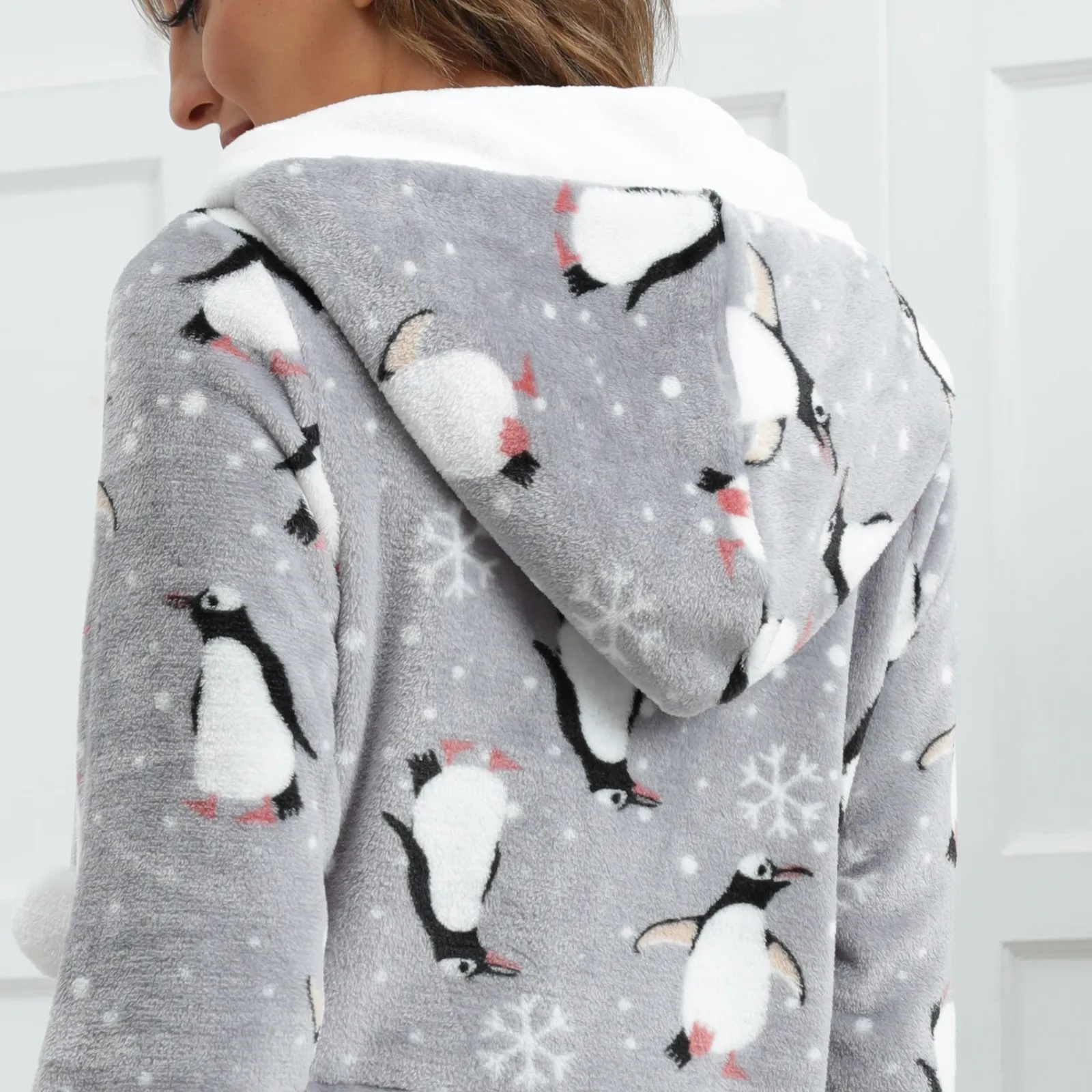 Flanel Anime Jumpsuit Volwassenen Pinguïn Print Pyjama Herfst Winter Warme Lange Mouw Romper Met Capuchon Nachtkleding Volledige Pyjama Vrouwelijke