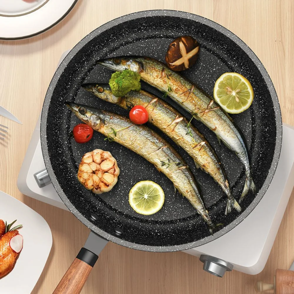Kitchen Cookware Non Stick Frying Pan Wood Handle with Lid Saucepan Iron Universal Omelette Skillet Induction Cooker