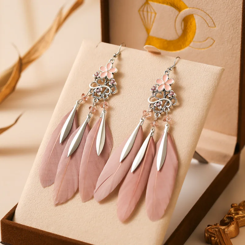 11 + 1 اللون 2025 خمر ريشة أقراط طويلة مثلث كريستال أقراط عطلة نمط مجوهرات Tixi