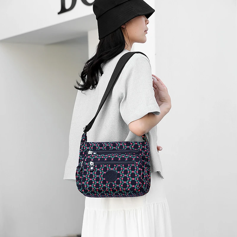 European fashion Style Shoulder CrossBody Bags for women Floral Pattern Tote Bags Casual Handbag Nylon Mother's Mobile Bag