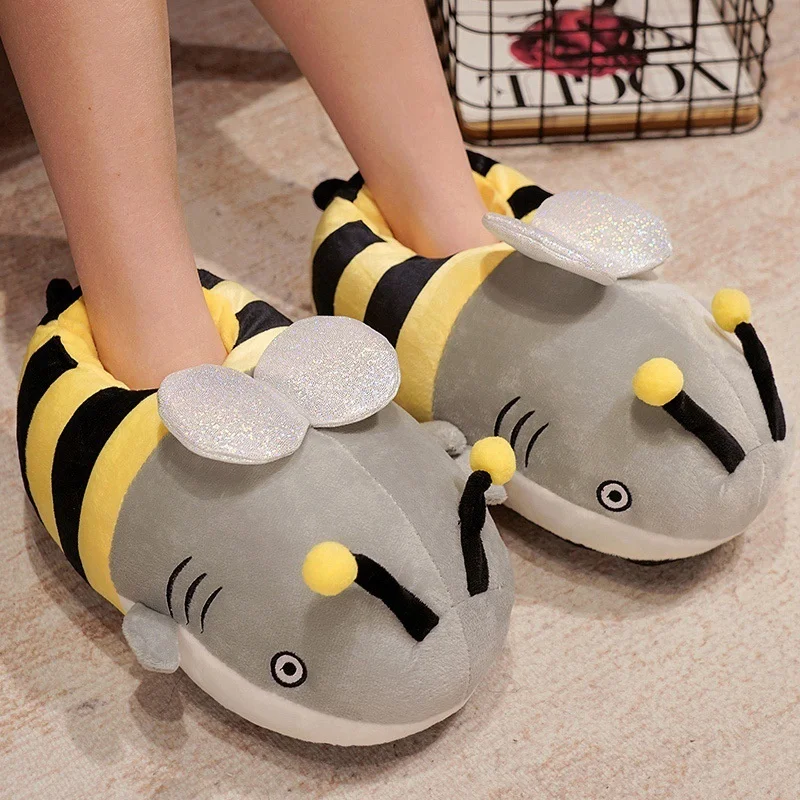 Divertente pantofola Tiktok Shark Dog Shark Bee Man Women Home Shoes 2022 caldo autunno e inverno antiscivolo Cartoon peluche scarpe