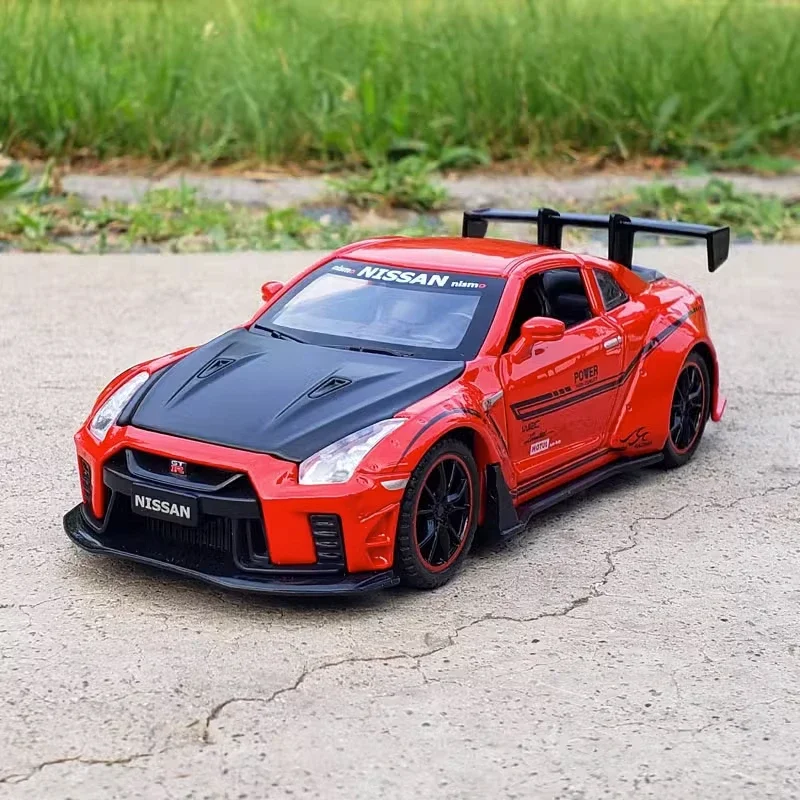 1:32 Nissan GTR R35 sports car High Simulation Diecast Car Metal Alloy Model Car Children\'s toys collection gifts A298