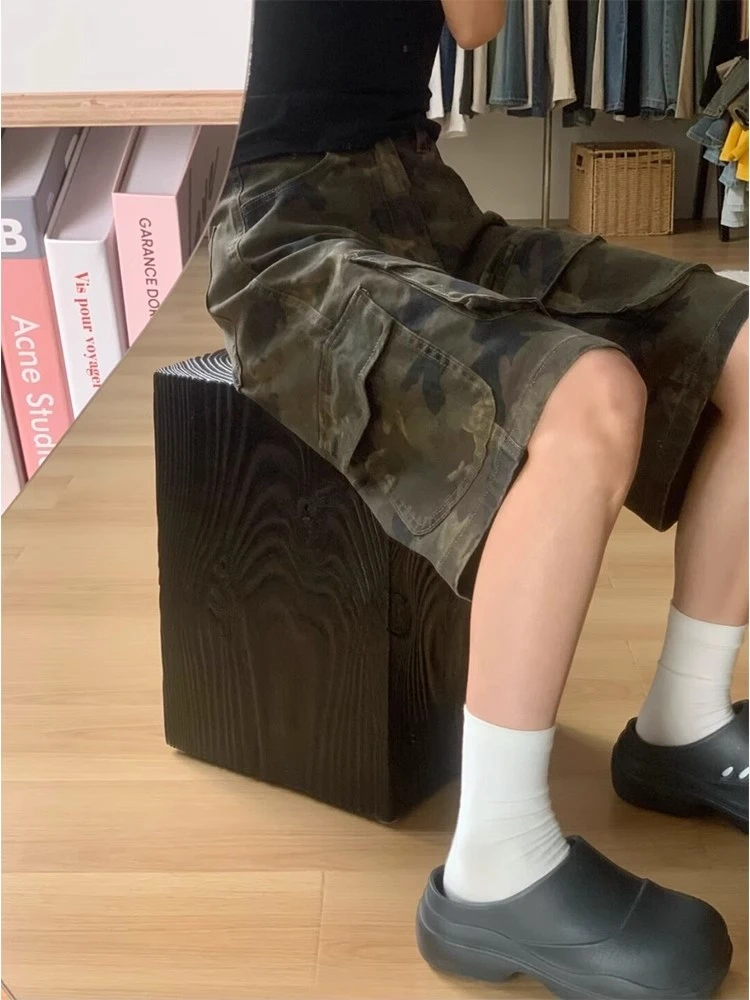 

Women's Multiple Pockets Camouflage Knee Length Unisex Pants Street Cargo Shorts Cool Girl Casual Bottom Summer Female Capris