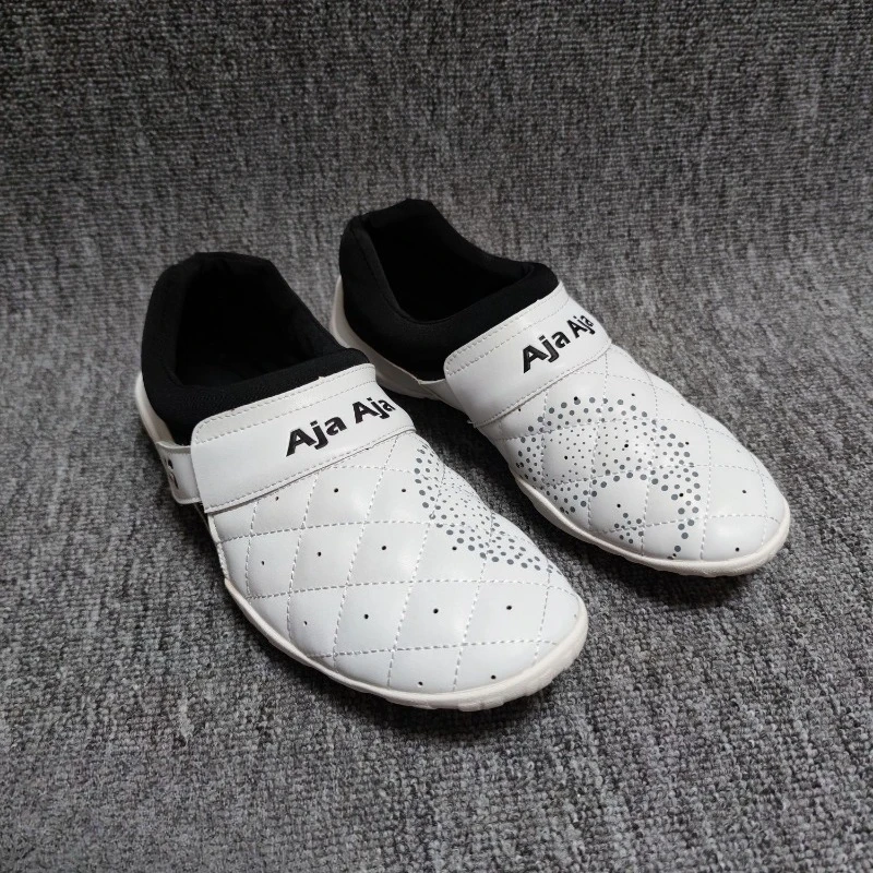 أفضل بيع الأزواج أحذية تدريب فنون الدفاع عن النفس لينة أسفل حذاء التايكوندو للجنسين أحذية رياضية خفيفة الوزن في الأماكن المغلقة