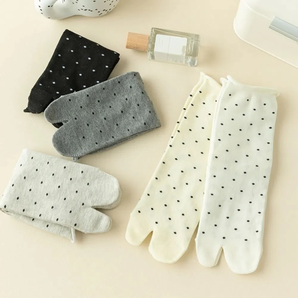 Comfortable Dots Two Toe Tube Socks Cotton Thin Separate Toe Socks Ruffle Breathable Mid-calf Socks for 2Pairs Girl