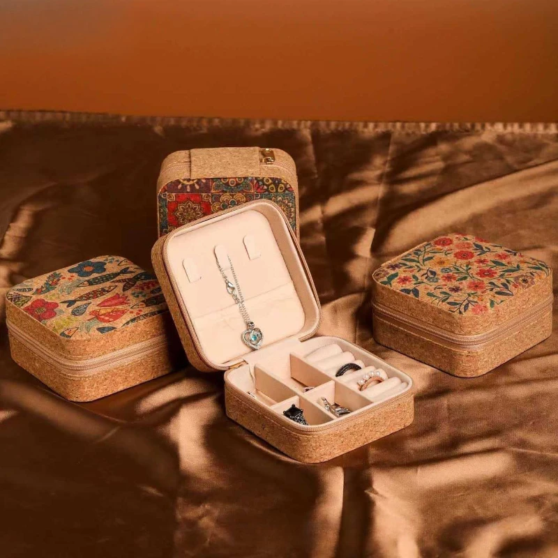 

Кожаная шкатулка для драгоценностей, маленькие ретро-серьги, коробки для хранения, дорожная портативная витрина для ожерелья, браслета, упаковка для ювелирных изделий, подарок