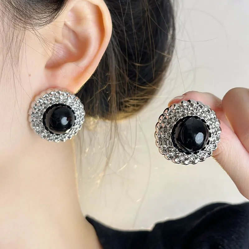Vintage Gold Plated Black Geometric Metal Round Stud Earrings for Women Girls Simple Personality Trendy Jewelry Gifts