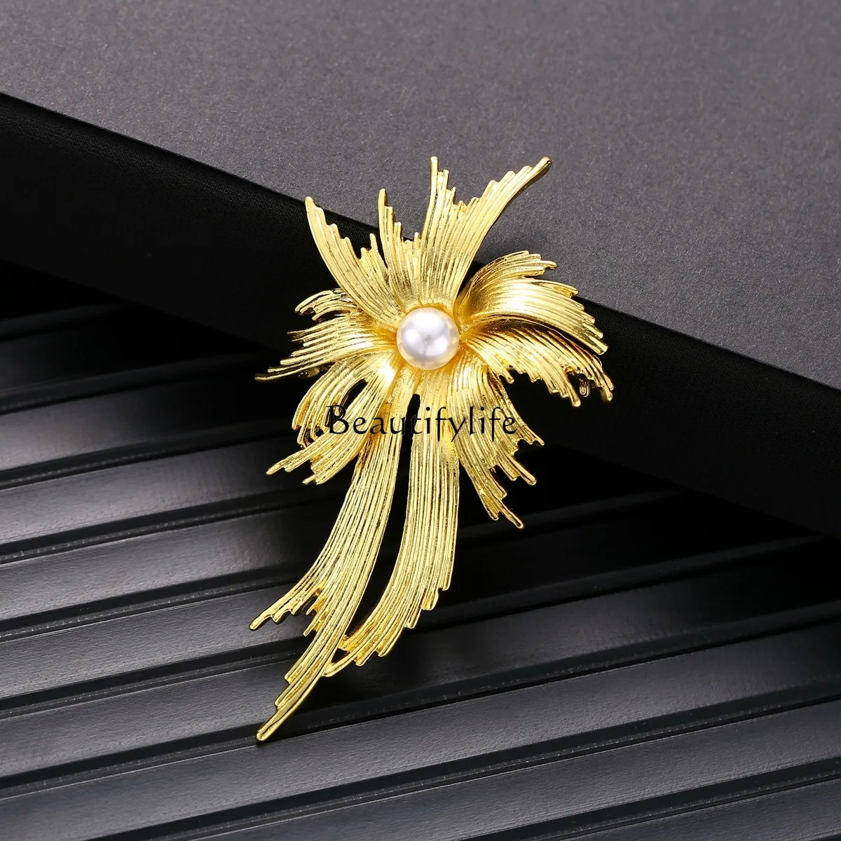 New medieval style pearl brooch fashion coat versatile corsage women's high sense