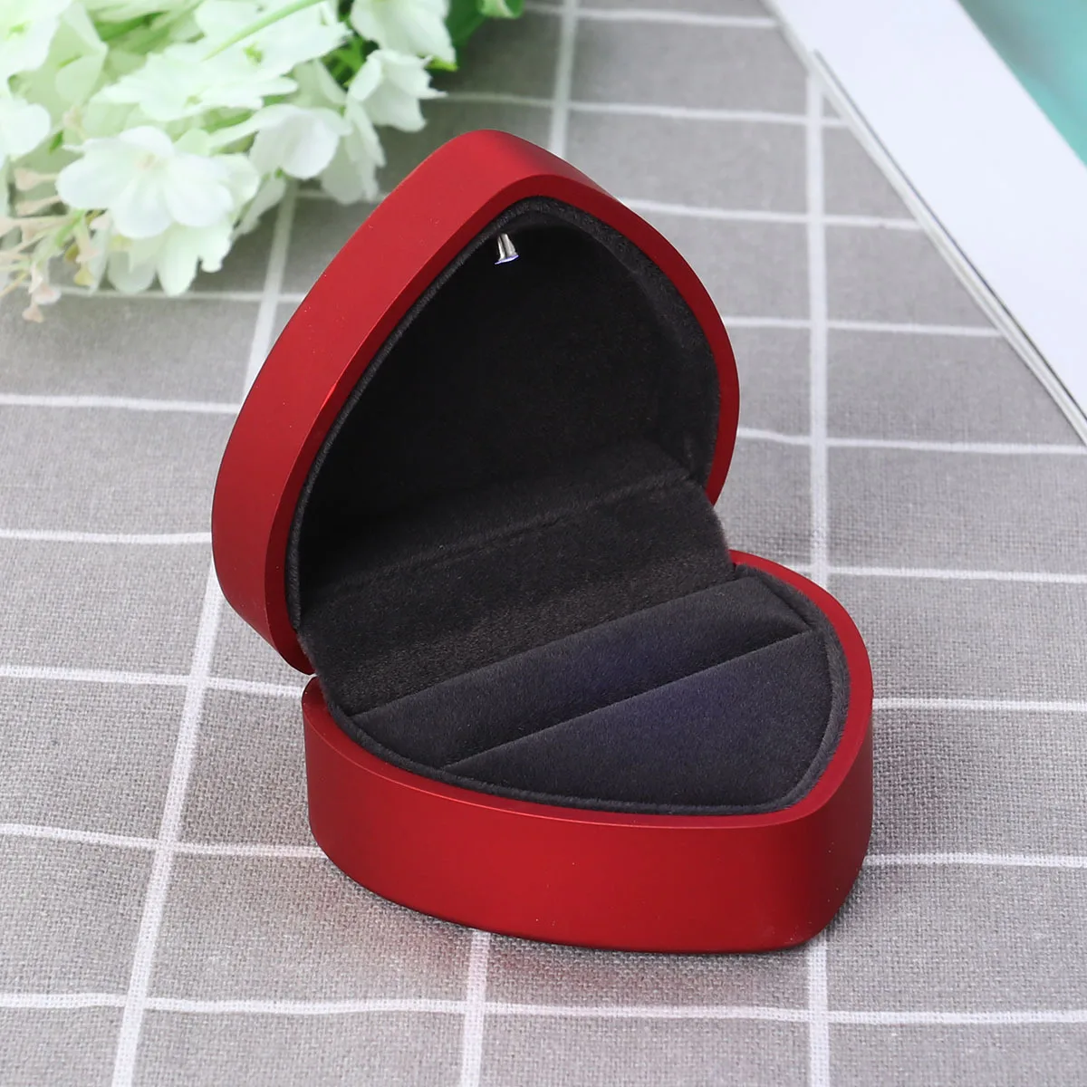 Heart Shape Ring Box Red LED Lighted Jewelry Storage Proposal Wedding Anniversary Valentines Day Display Case Ring Box