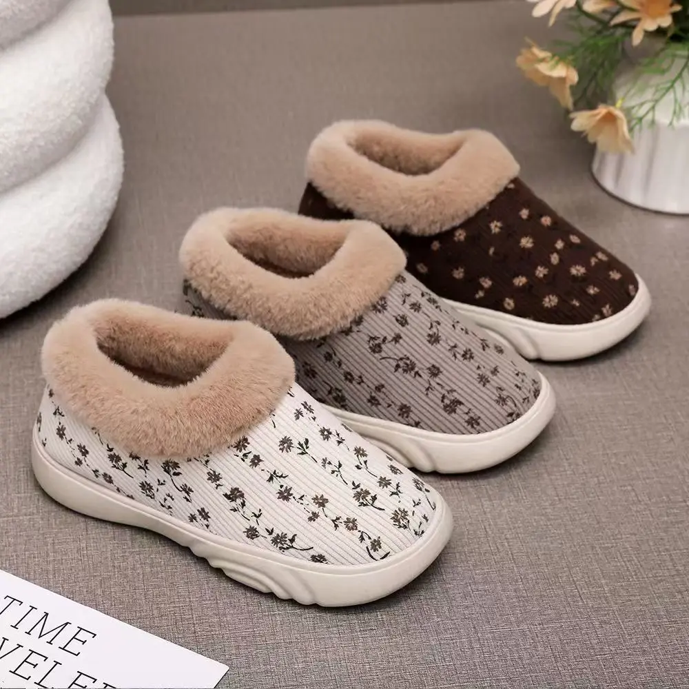 

Winter New Middle Aged And Elderly Cotton Shoes Soft sole Low Top Slip On Canvas Print Thicken Plush Keep Warm Cotton Shoes