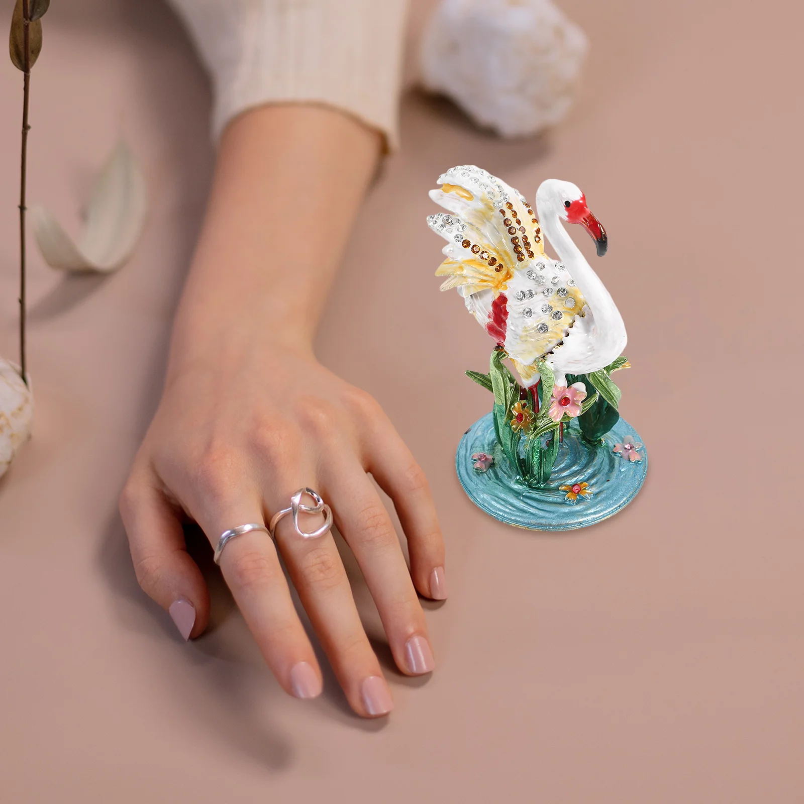 Vintage Metal Flamingo Jewelry Box Hand Painted White Enamel Ring Earrings Organizer Trinket Keepsake Home Decor